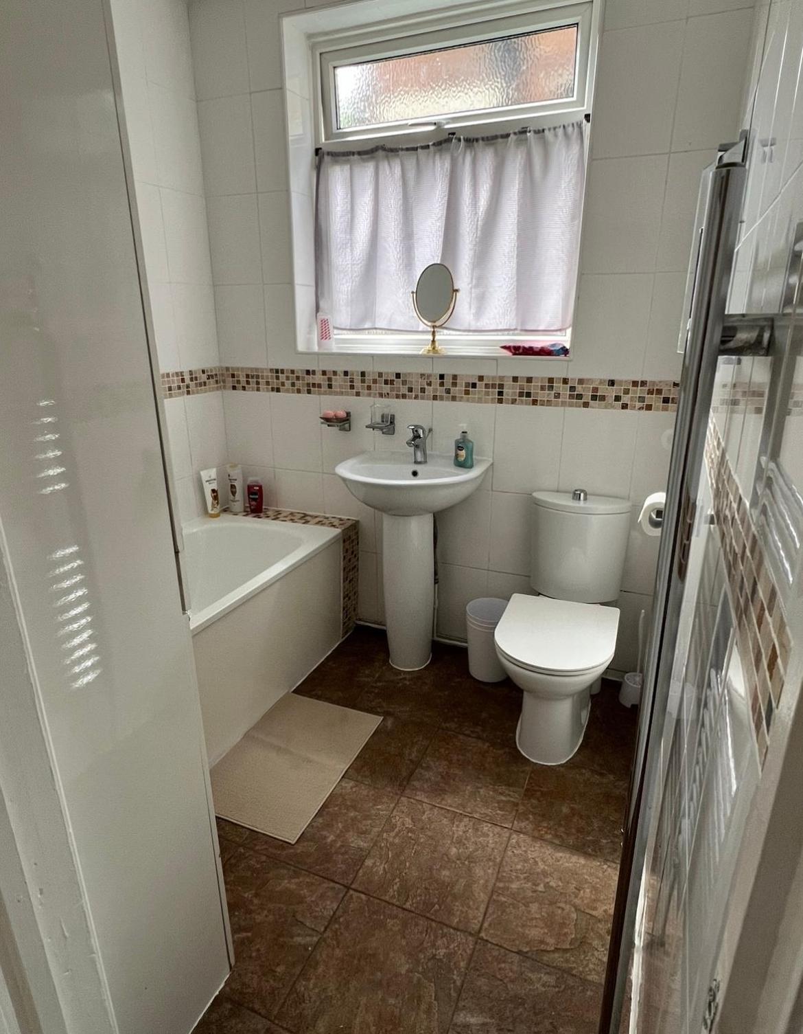 20Mins To Bakerst, Harry Potter & Wembley Stadium! Apartment Northwood  Ngoại thất bức ảnh